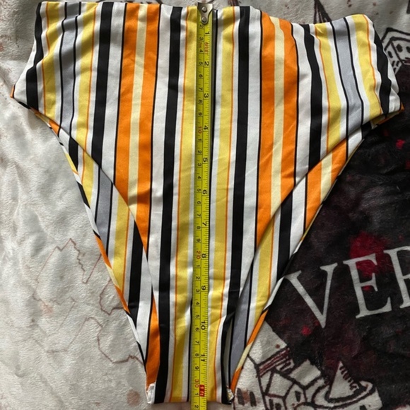 New Princess Polly Elk Bikini Set  Size 8 - Picture 7 of 7